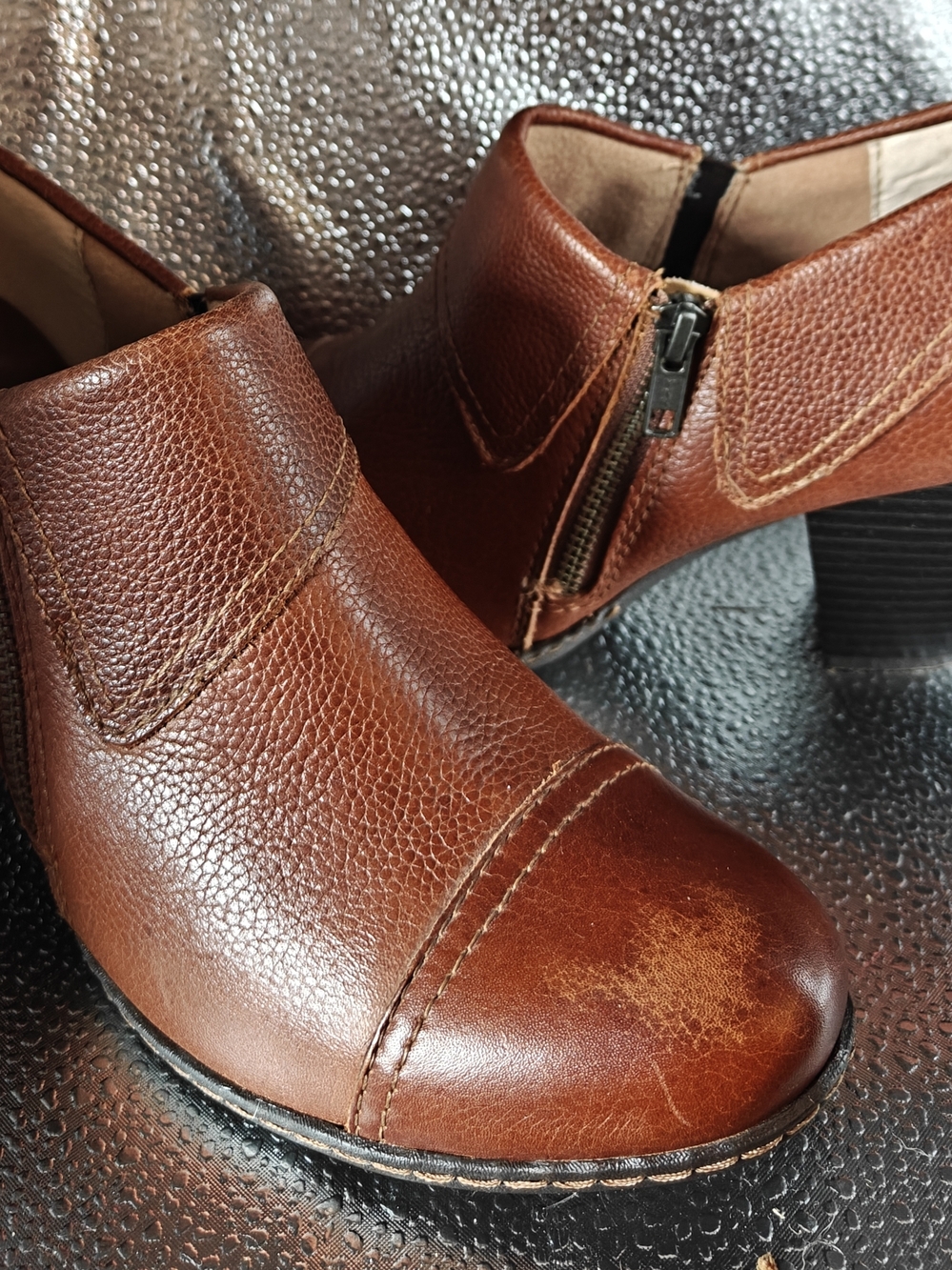 b.o.c. Women's Chestnut Brown Leather Side Zip Booties - Picture 2 of 4